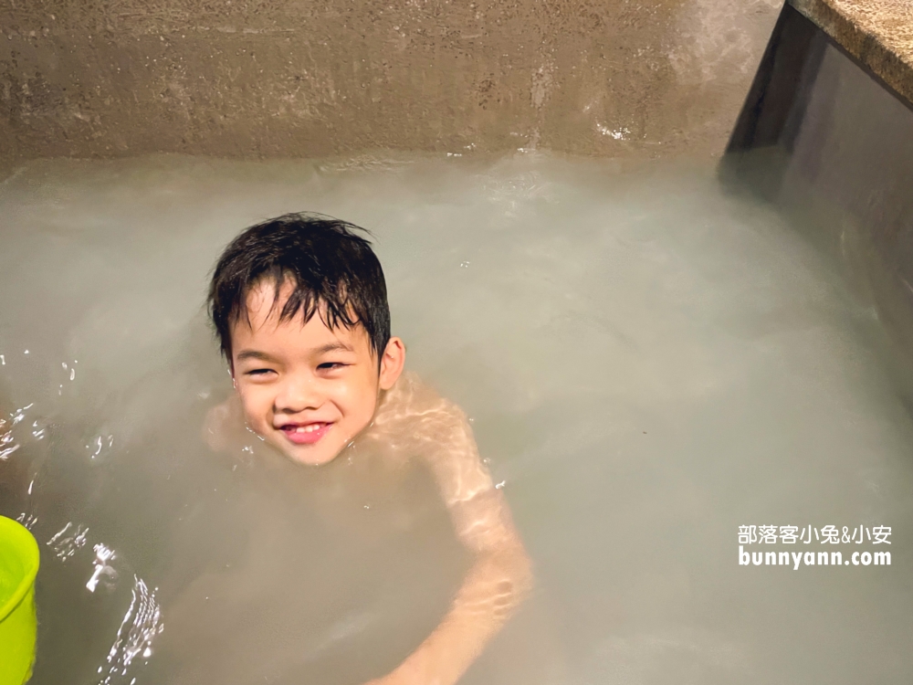 陽明山【皇池溫泉御膳館】用餐送你泡湯屋，全天候都能泡湯的地方