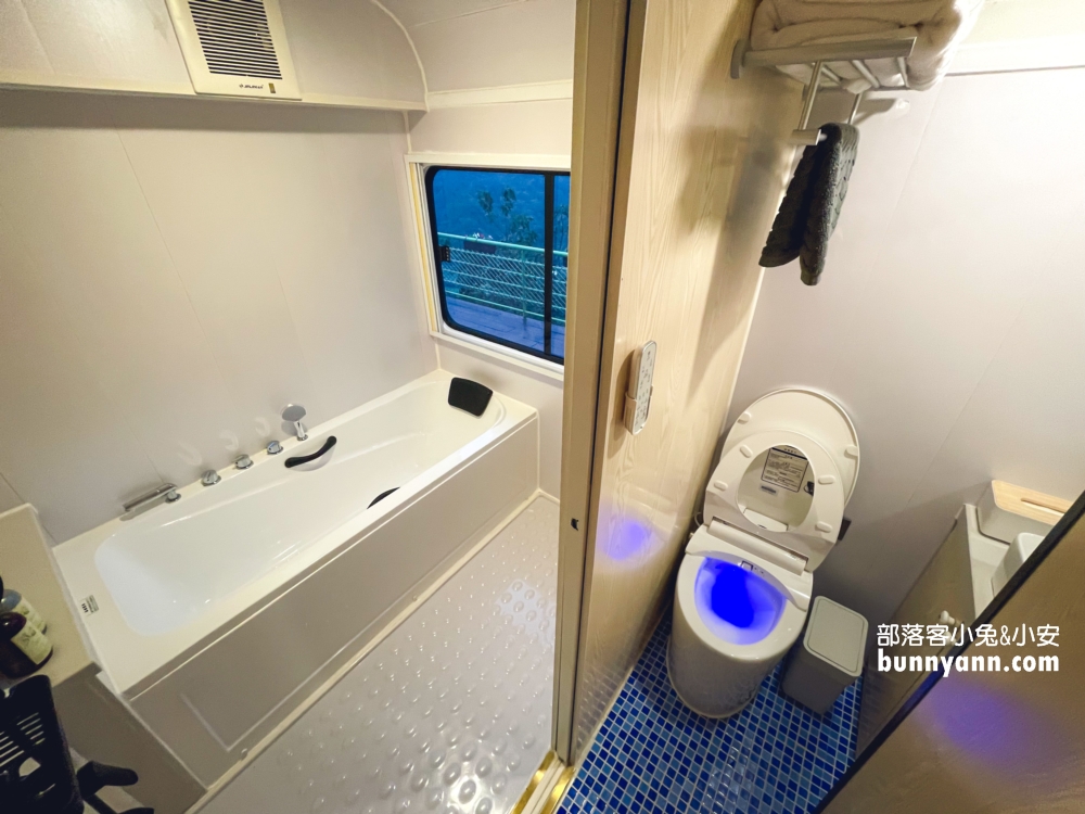 南庄【蘇維拉莊園】漂浮紅色列車與露營車，夢幻樹屋住一晚
