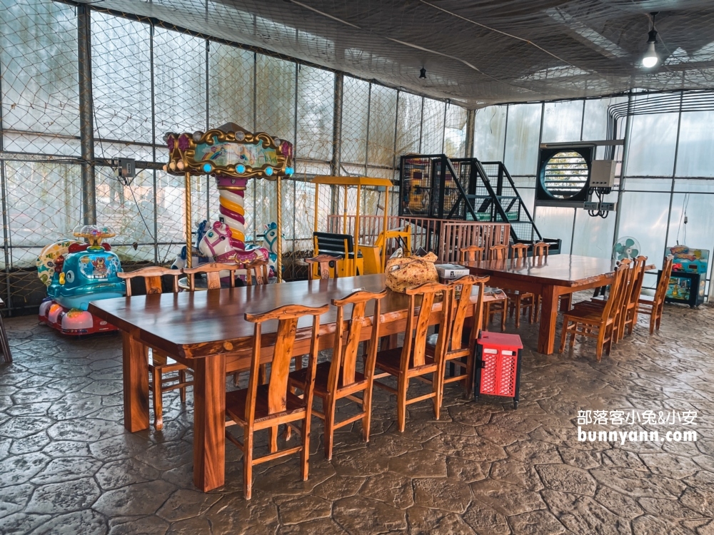 隆泉休閒農場｜暢遊親子戲水池和餵動物，露營區很豪華