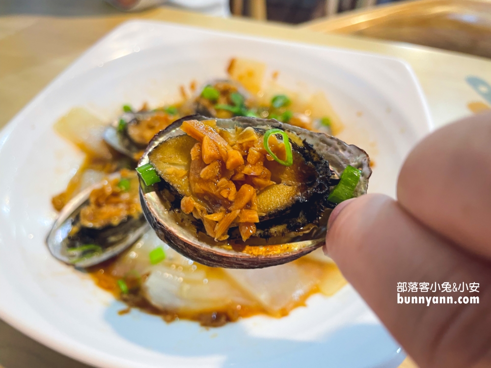 新北【烤魚達人活海鮮】谷歌4.8顆星的評價很高的海鮮餐廳