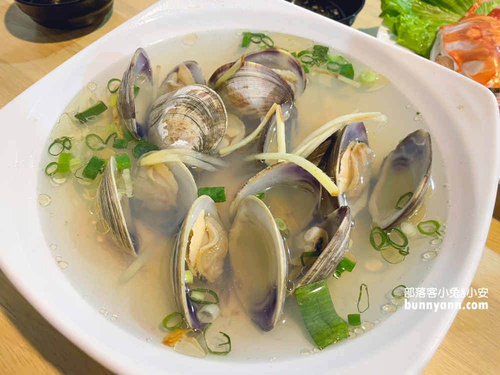 新北【烤魚達人活海鮮】谷歌4.8顆星的評價很高的海鮮餐廳