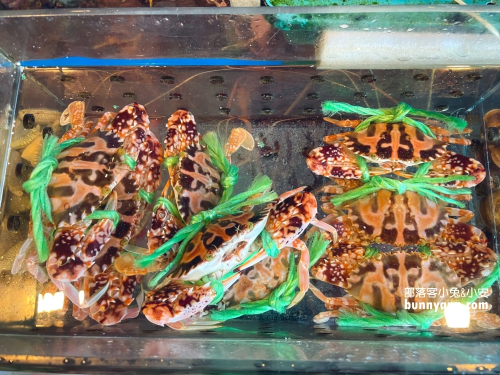新北【烤魚達人活海鮮】谷歌4.8顆星的評價很高的海鮮餐廳