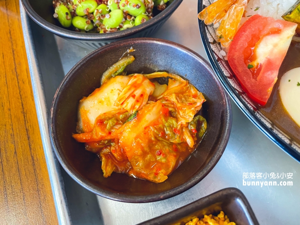 紙教堂附近好吃咖哩飯「山上山下」🌿這間店濃厚日系風格好吃又好拍