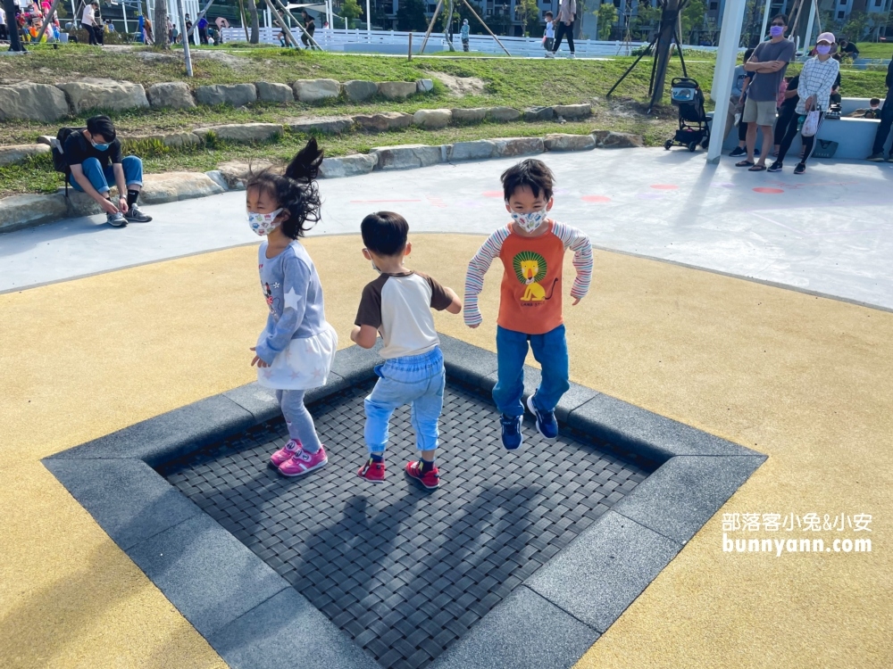 台中最強親子公園！馬卡龍公園，推薦必玩設施&停車地點(2025攻略)