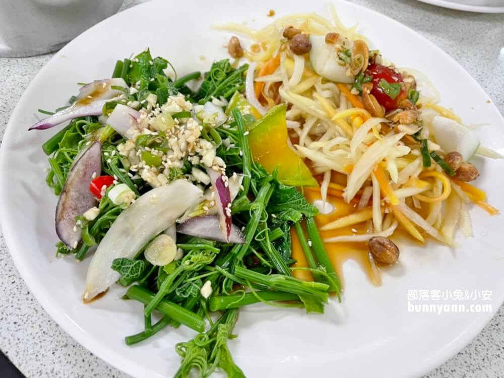 台南楠西|水果入菜！果農之家隱藏版美食，免費玩滑草，好拍文青風，料理吃的到水果好清爽