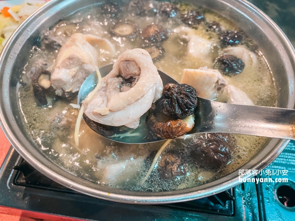 3.故鄉土雞餐廳