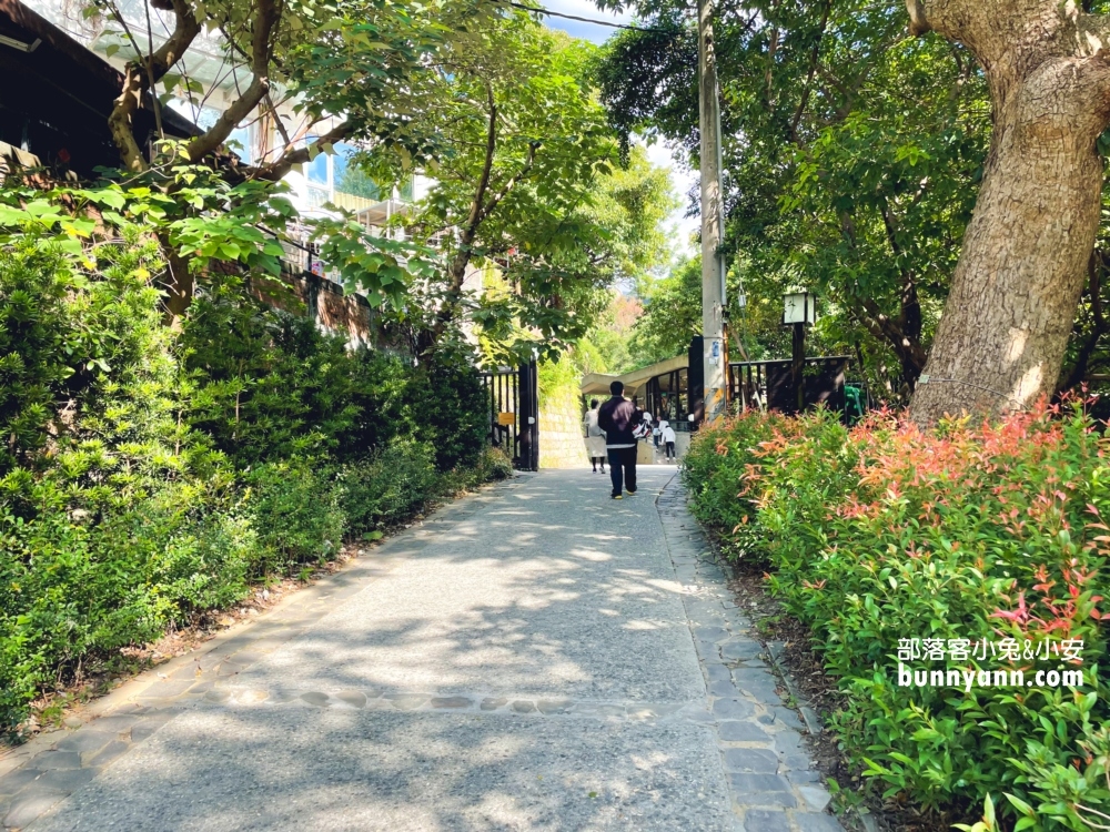 北投【地熱谷公園】~欣賞冒煙的湖，超美台灣形狀手湯