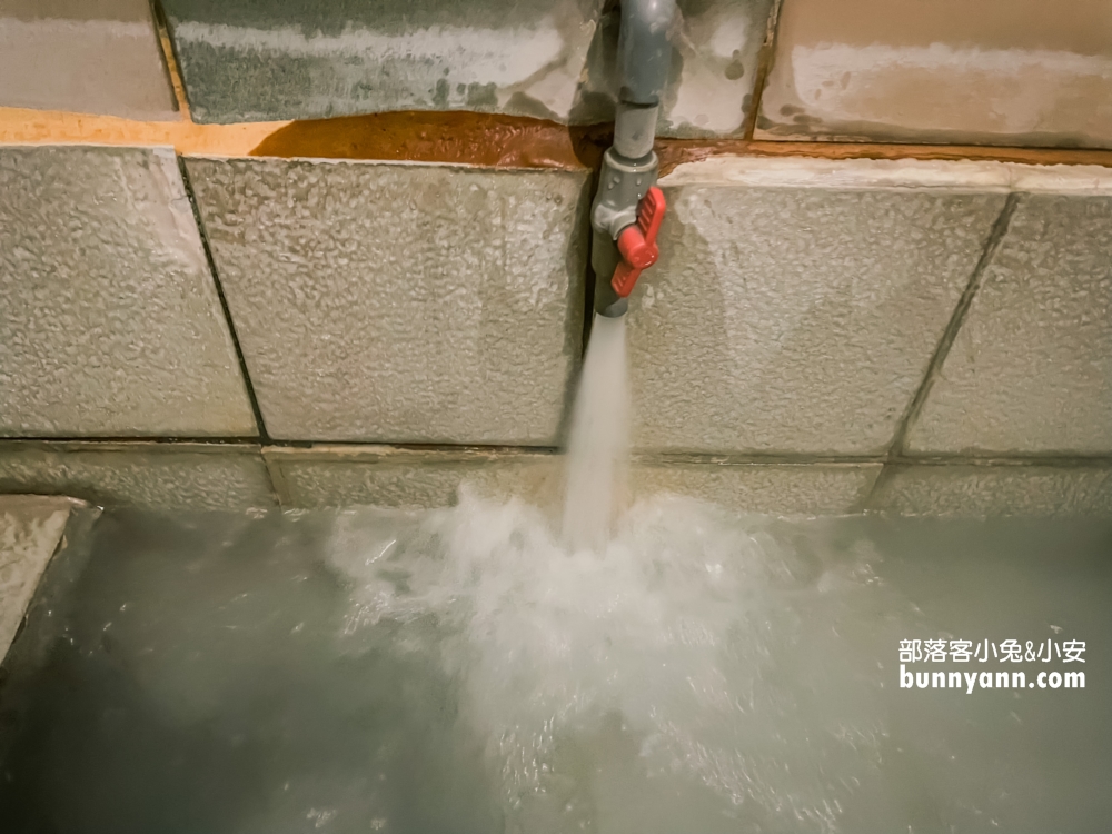 新北【奇峰石溫泉山莊】陽明山上的隱藏版牛奶湯泉