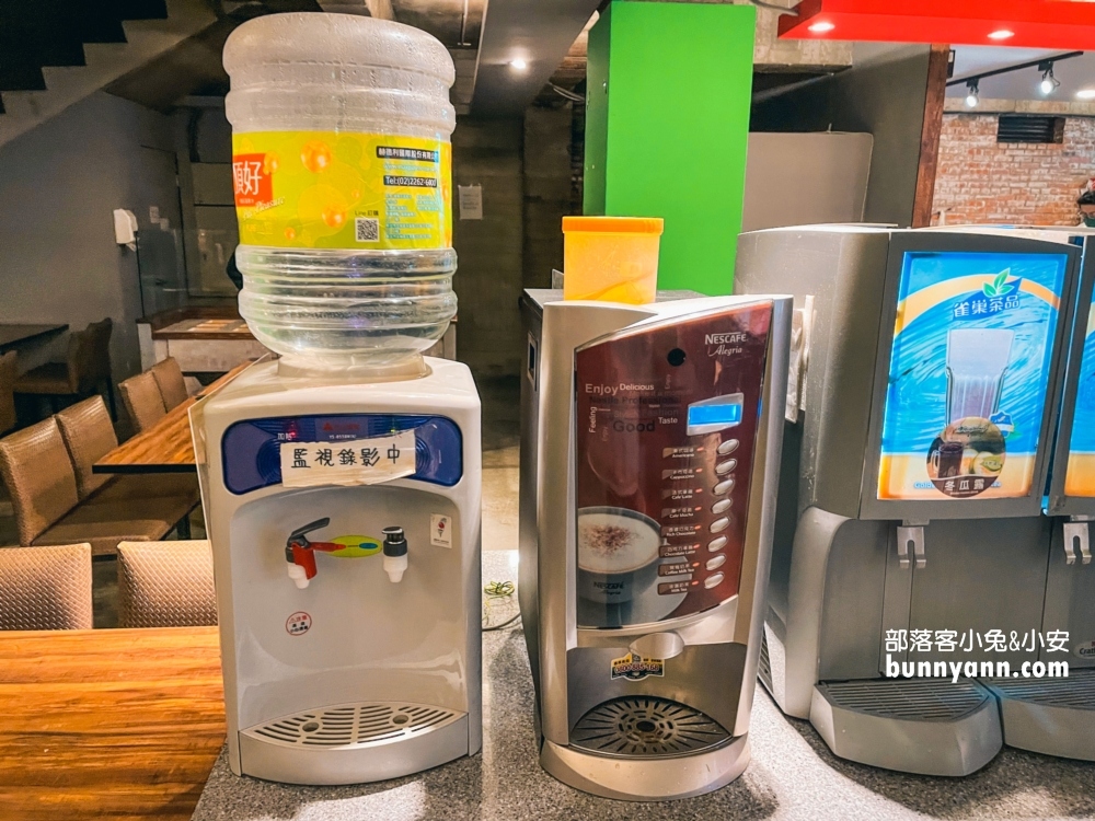 桃園【呷霸牛肉麵南平店】來店還能免費加湯加麵，CP值超高！