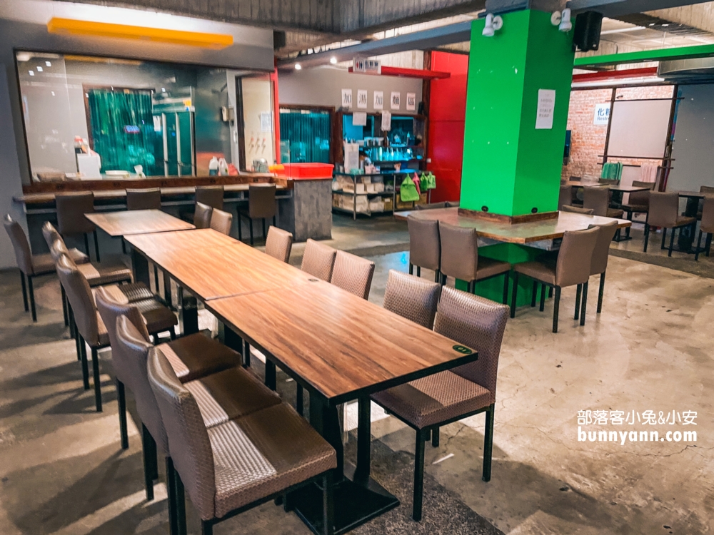 桃園【呷霸牛肉麵南平店】來店還能免費加湯加麵，CP值超高！