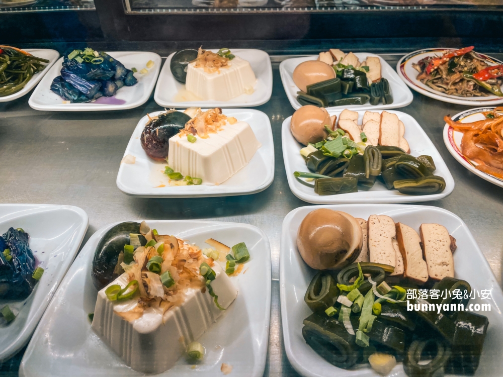 桃園【呷霸牛肉麵南平店】來店還能免費加湯加麵，CP值超高！