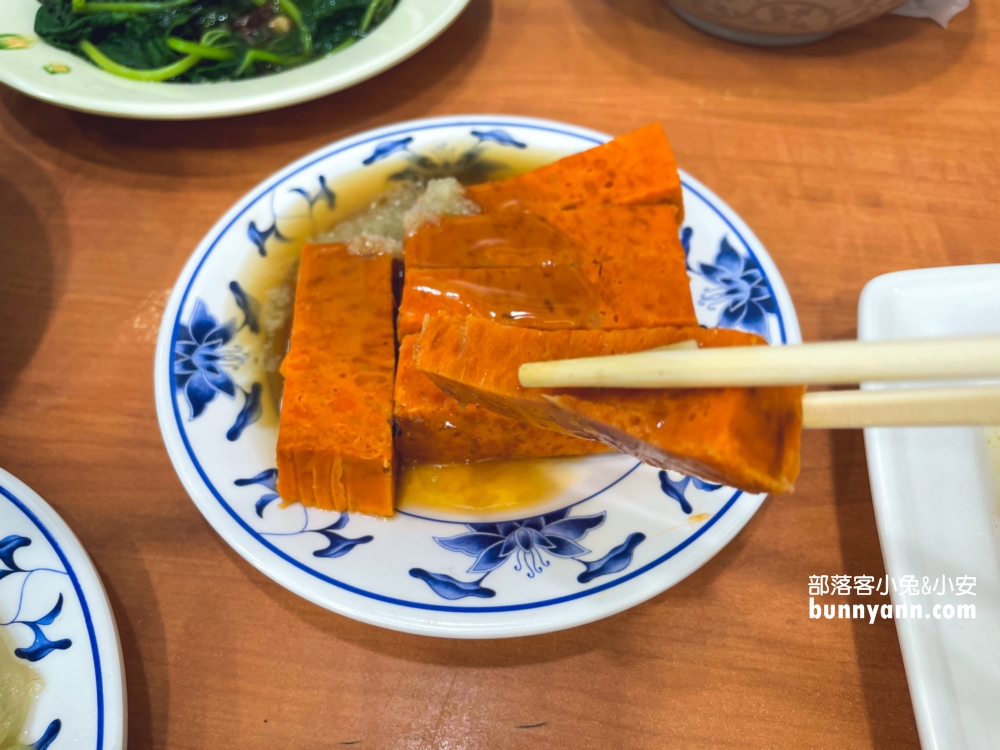 【民主火雞肉飯】小菜好好吃的火雞肉飯店家，備有停車場呢