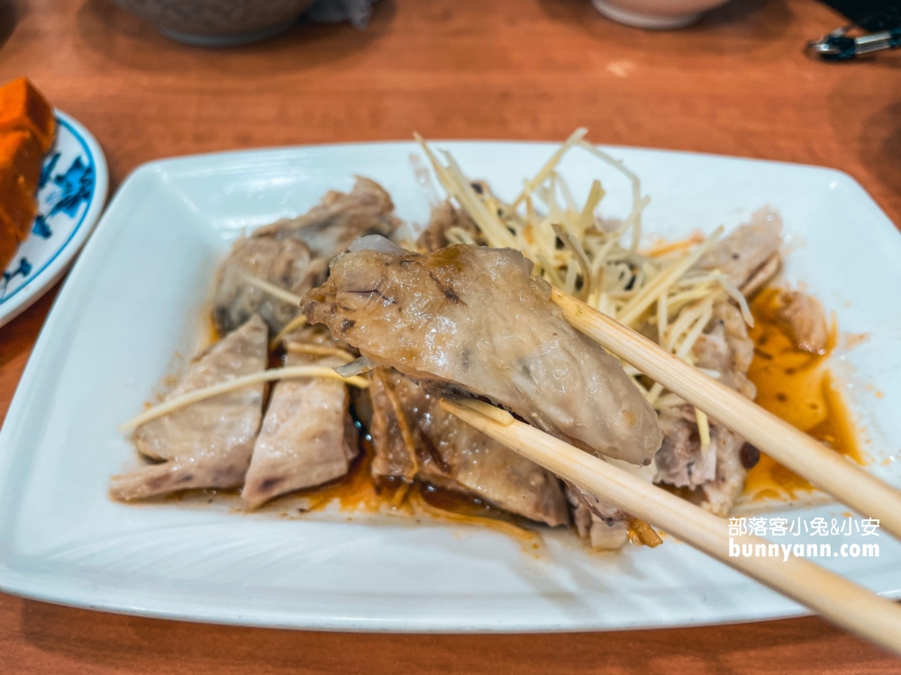 【民主火雞肉飯】小菜好好吃的火雞肉飯店家，備有停車場呢