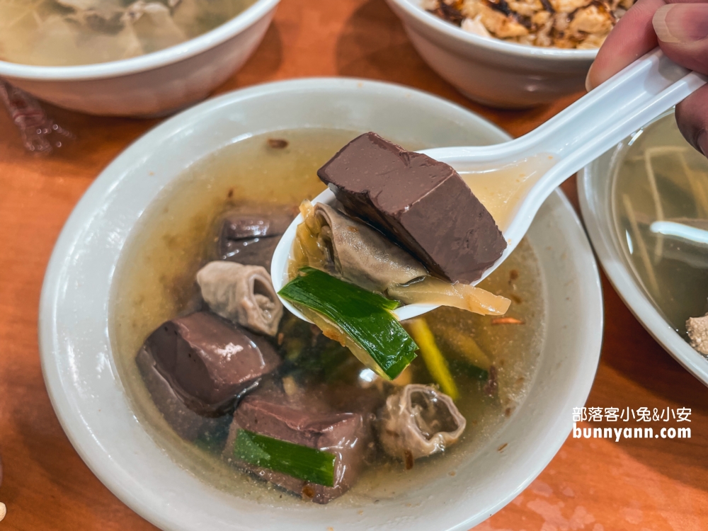 【民主火雞肉飯】小菜好好吃的火雞肉飯店家，備有停車場呢
