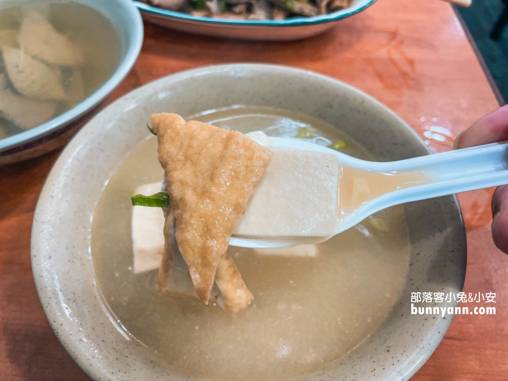 【民主火雞肉飯】小菜好好吃的火雞肉飯店家，備有停車場呢