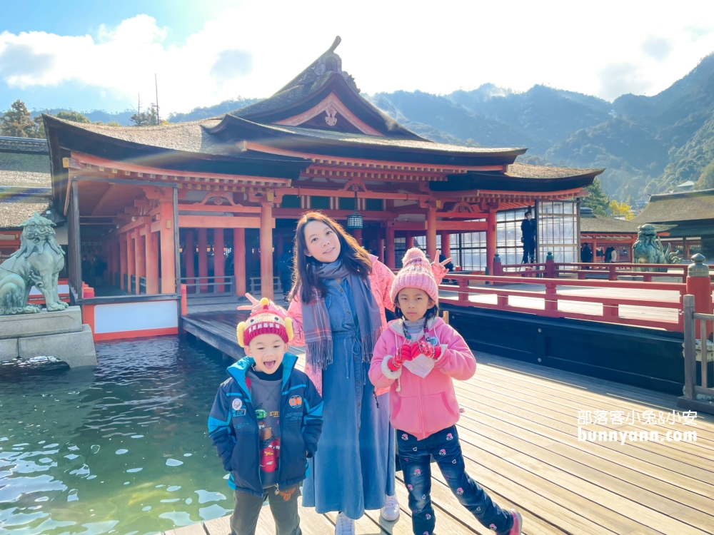 日本【嚴島神社】漂浮海上紅色鳥居，島上好多小鹿散步。