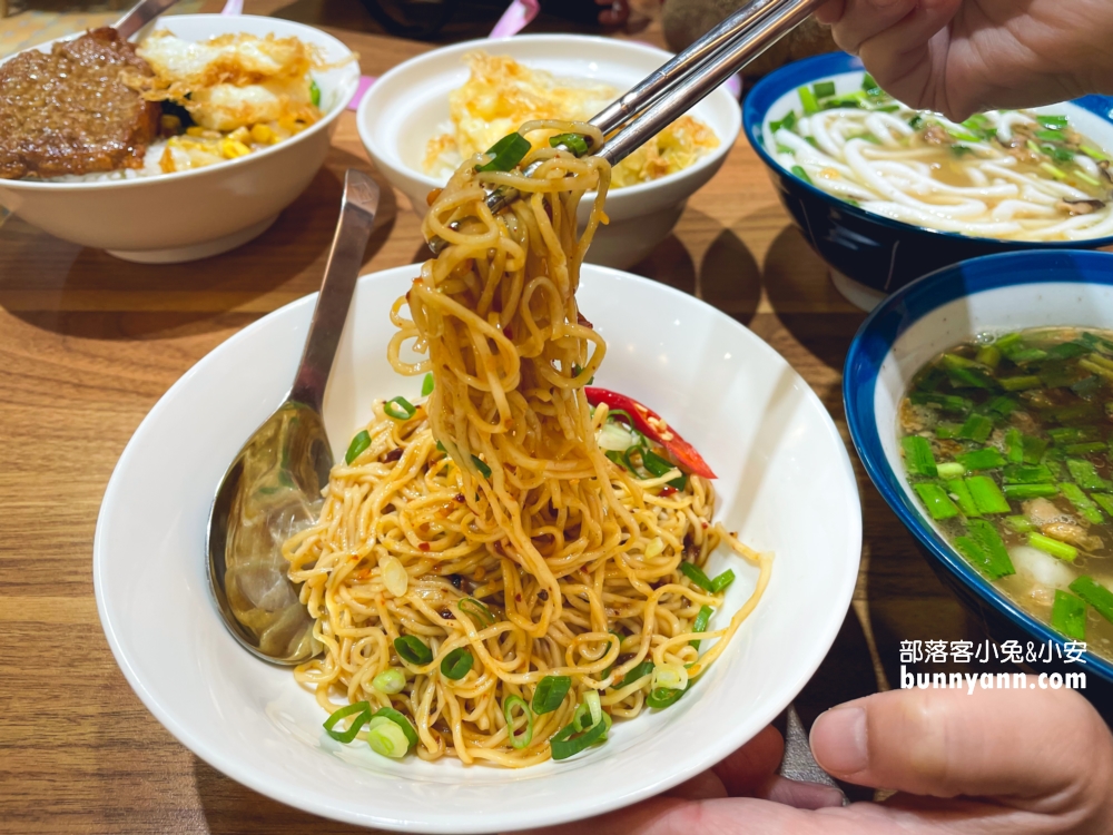 羅東【上品佑食堂】羅東平價美食推薦邪惡炸蛋魯肉飯必吃