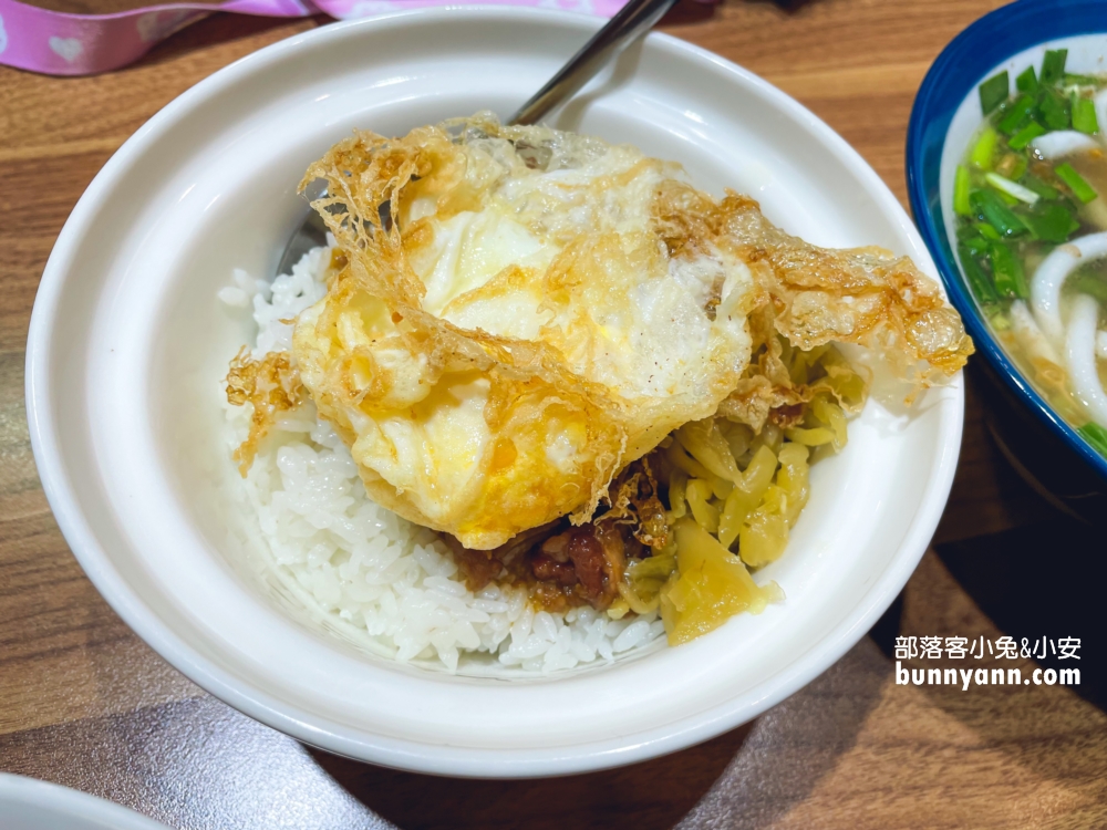羅東【上品佑食堂】羅東平價美食推薦邪惡炸蛋魯肉飯必吃