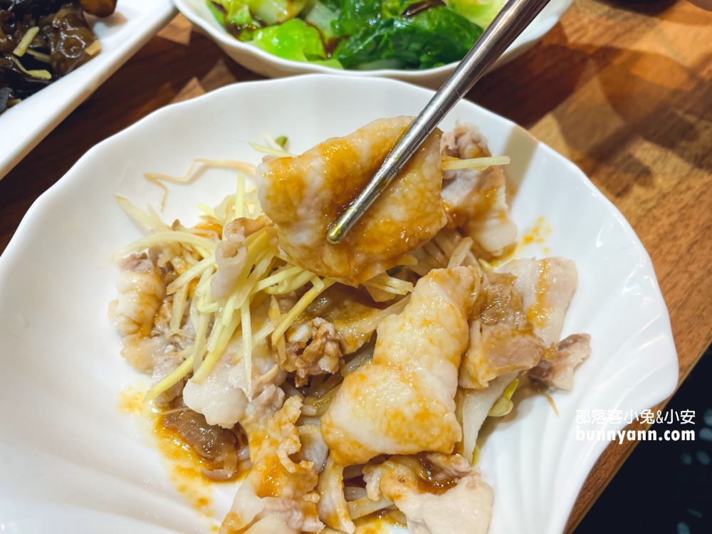 羅東【上品佑食堂】羅東平價美食推薦邪惡炸蛋魯肉飯必吃