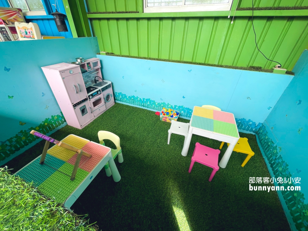 宜蘭【水鹿咖啡親子館】是咖啡店也是小型動物農場