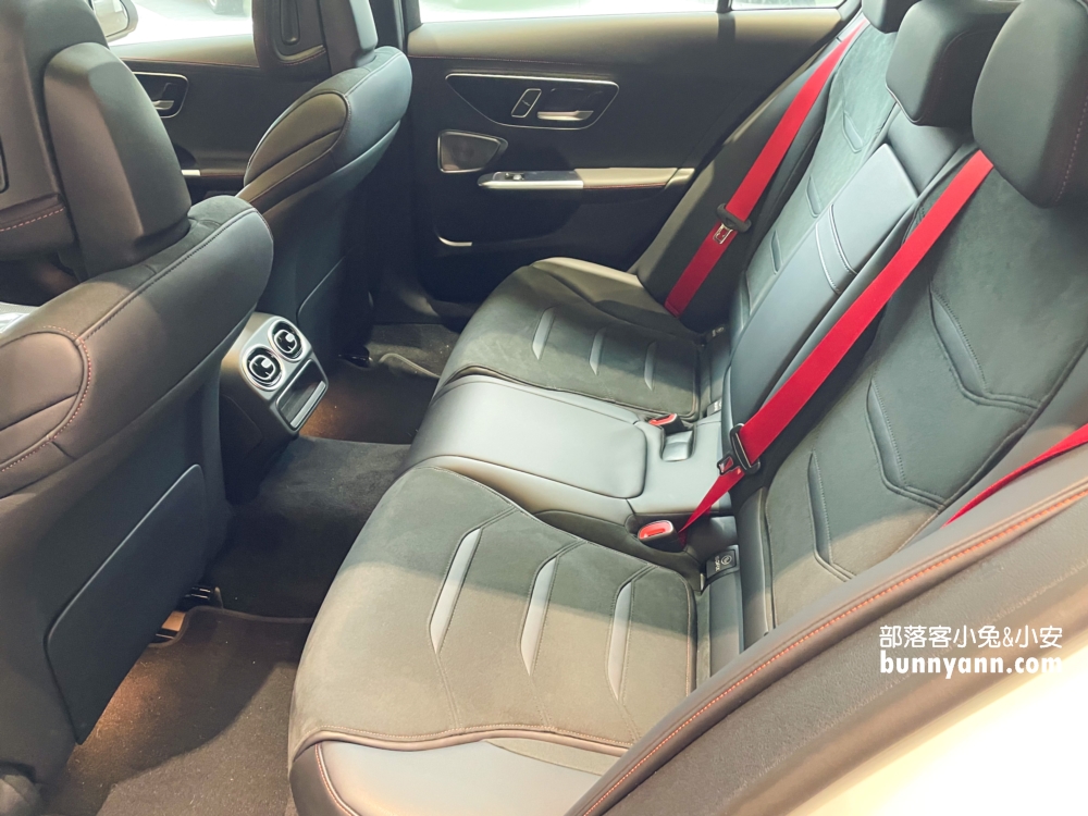 【2024賓士C43】Mercedes-AMG  C43 4MATIC Estate，現場實車拍照、配備與價錢
