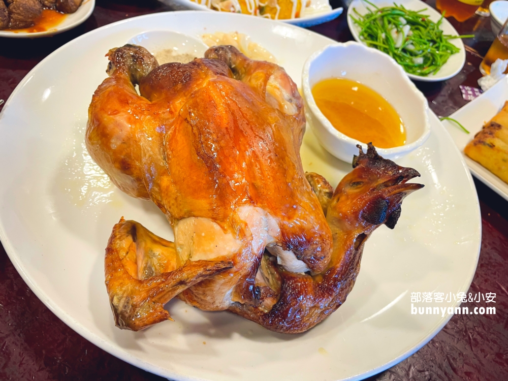 宜蘭【番割田甕缸雞】皮脆肉多汁烤雞，蘇澳交流道旁好吃烤雞店