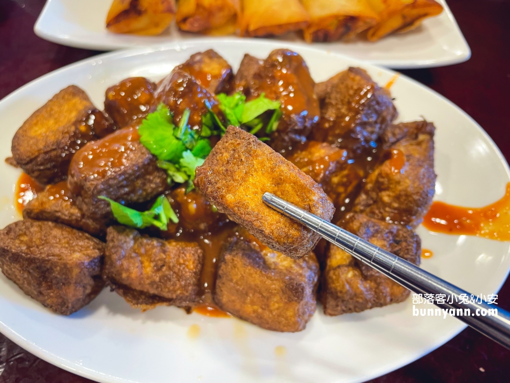 宜蘭【番割田甕缸雞】皮脆肉多汁烤雞，蘇澳交流道旁好吃烤雞店