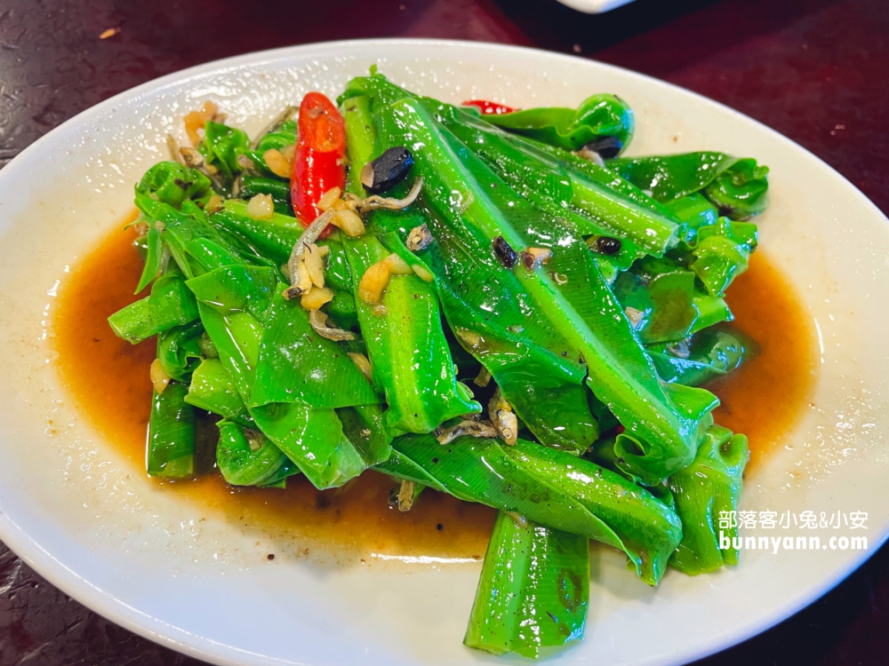 宜蘭【番割田甕缸雞】皮脆肉多汁烤雞，蘇澳交流道旁好吃烤雞店