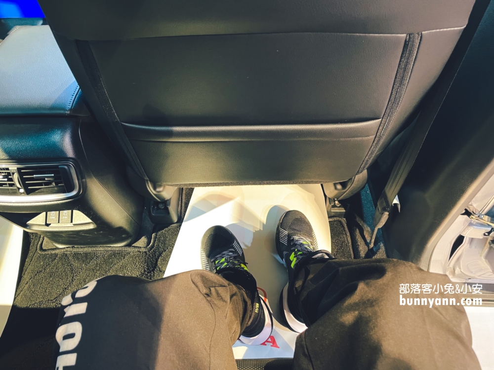 【2023Honda CR-V】本田CRV休旅車，現場實車拍照、配備與價錢!!