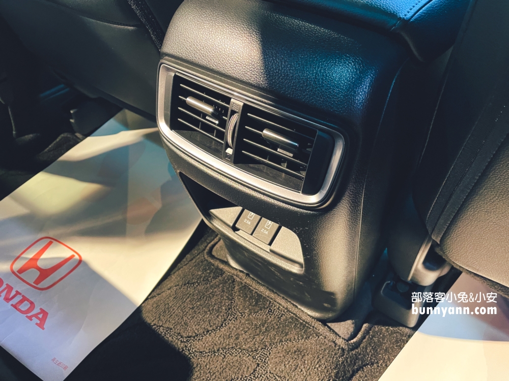 【2023Honda CR-V】本田CRV休旅車，現場實車拍照、配備與價錢!!