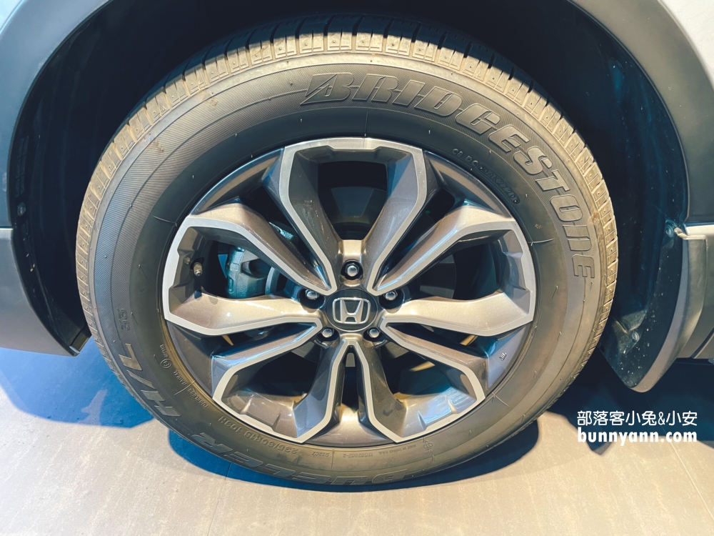 【2023Honda CR-V】本田CRV休旅車，現場實車拍照、配備與價錢!!