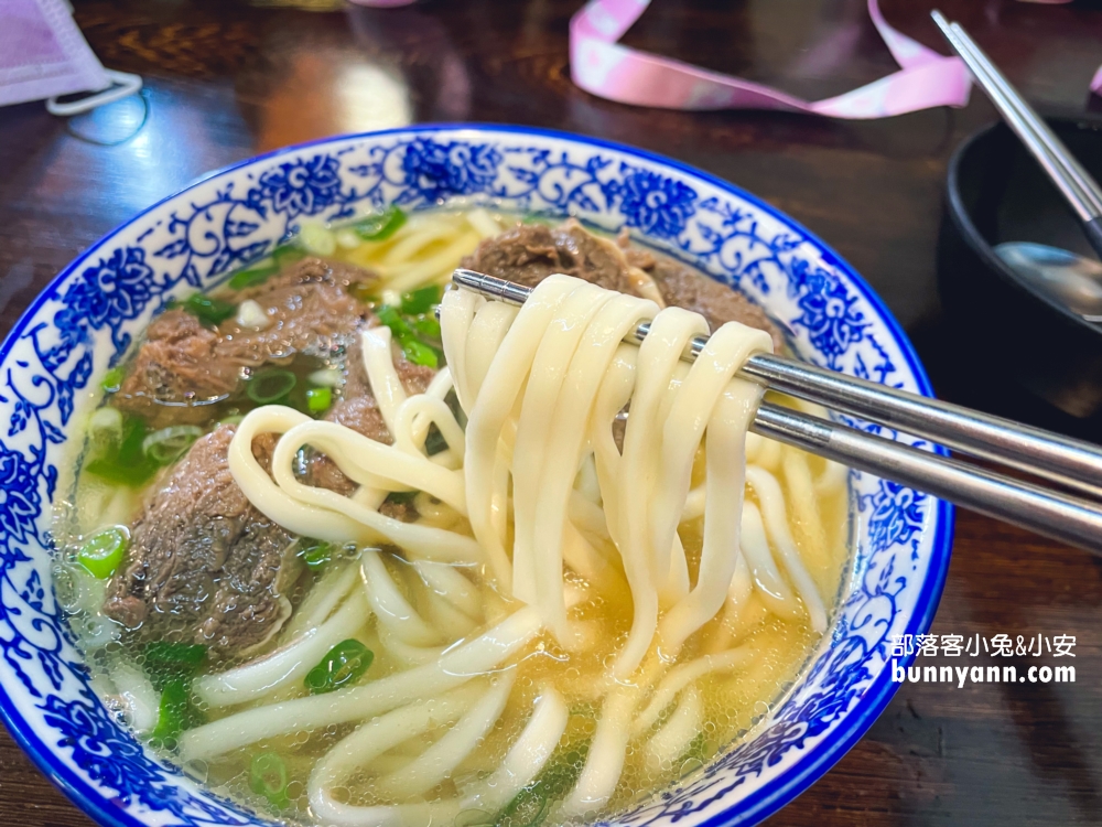 苗栗【大鼎夏荷牛肉麵館】免費豆花竟然比牛肉麵好吃多了