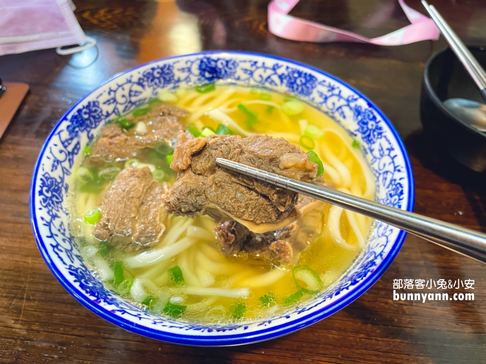 苗栗【大鼎夏荷牛肉麵館】免費豆花竟然比牛肉麵好吃多了