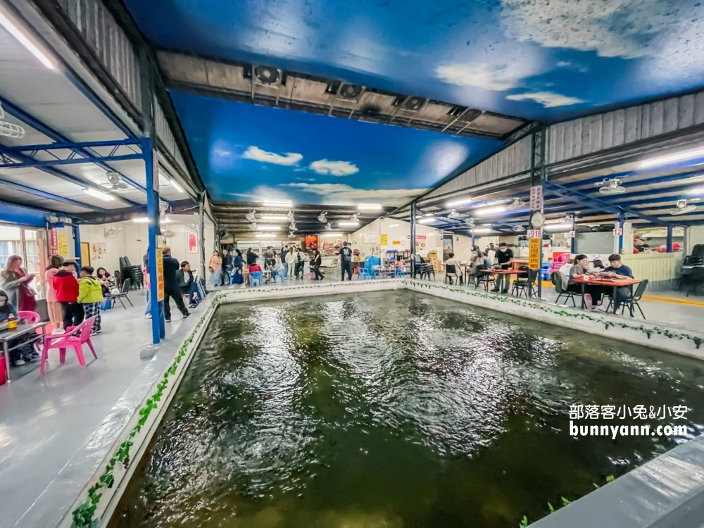 新竹香山【長興釣蝦場】釣蝦場內的平價麻辣臭豆腐店
