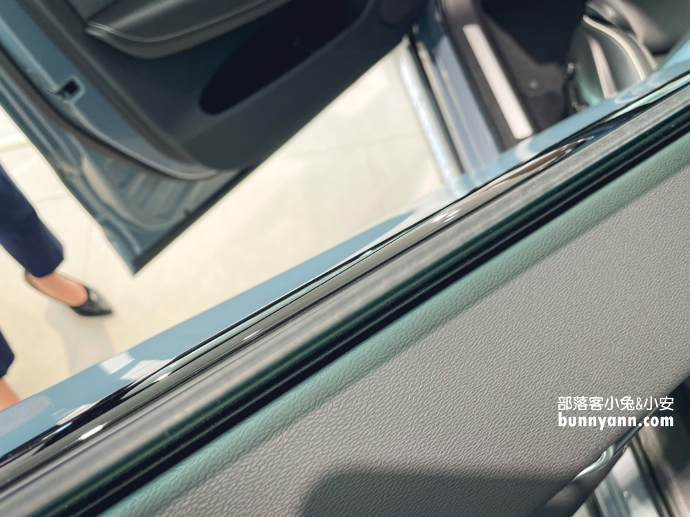【VolvoXC60】富豪2023新版休旅車，現場實車拍照、配備與價錢!!
