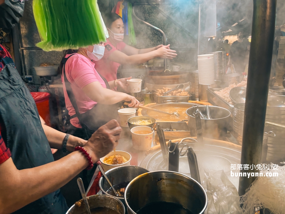 【阿國蝦仁羹】樂華夜市內的人氣美食，排隊也要吃!!