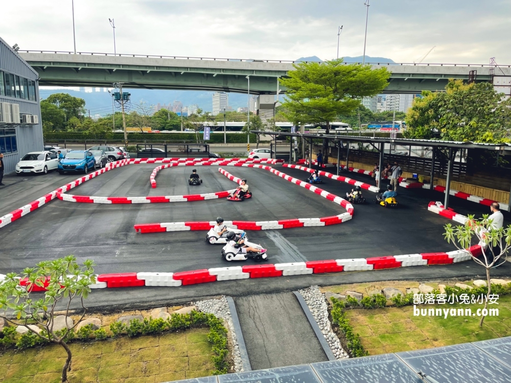 【杰運汽車親子樂園】用餐免費玩球池溜滑梯，北投跑跑卡丁車!!