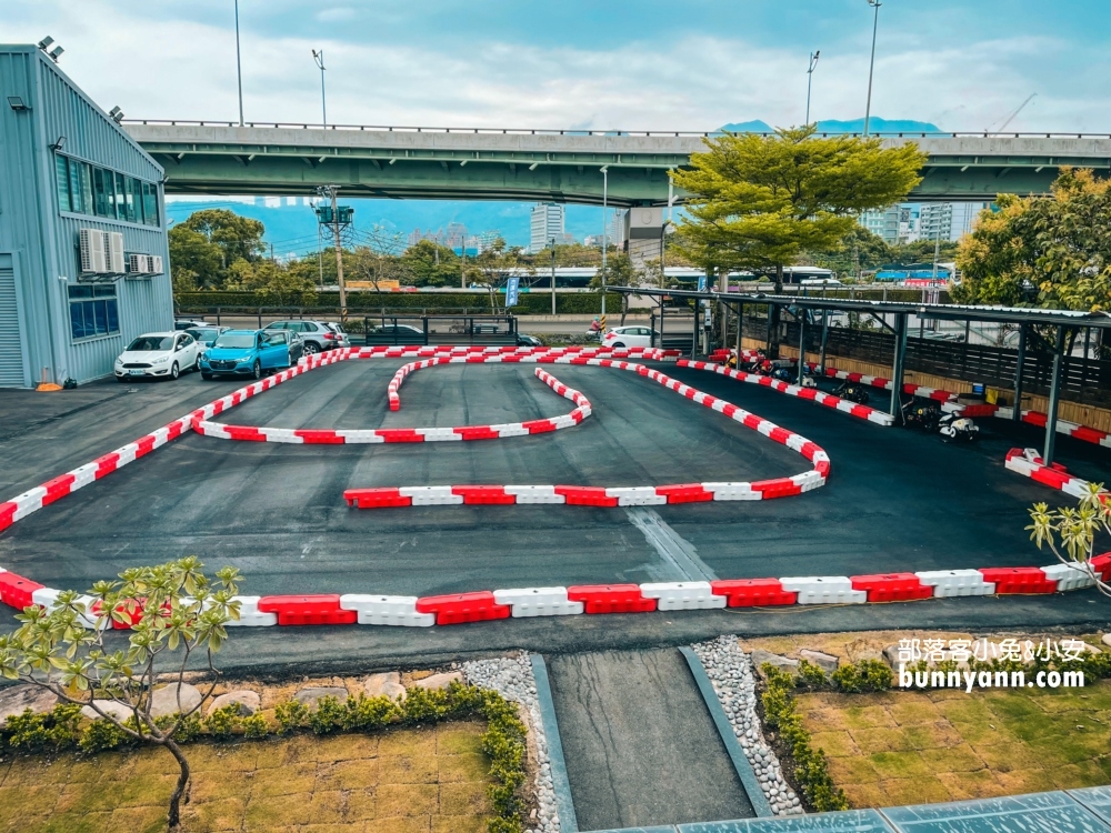 【杰運汽車親子樂園】用餐免費玩球池溜滑梯，北投跑跑卡丁車!!