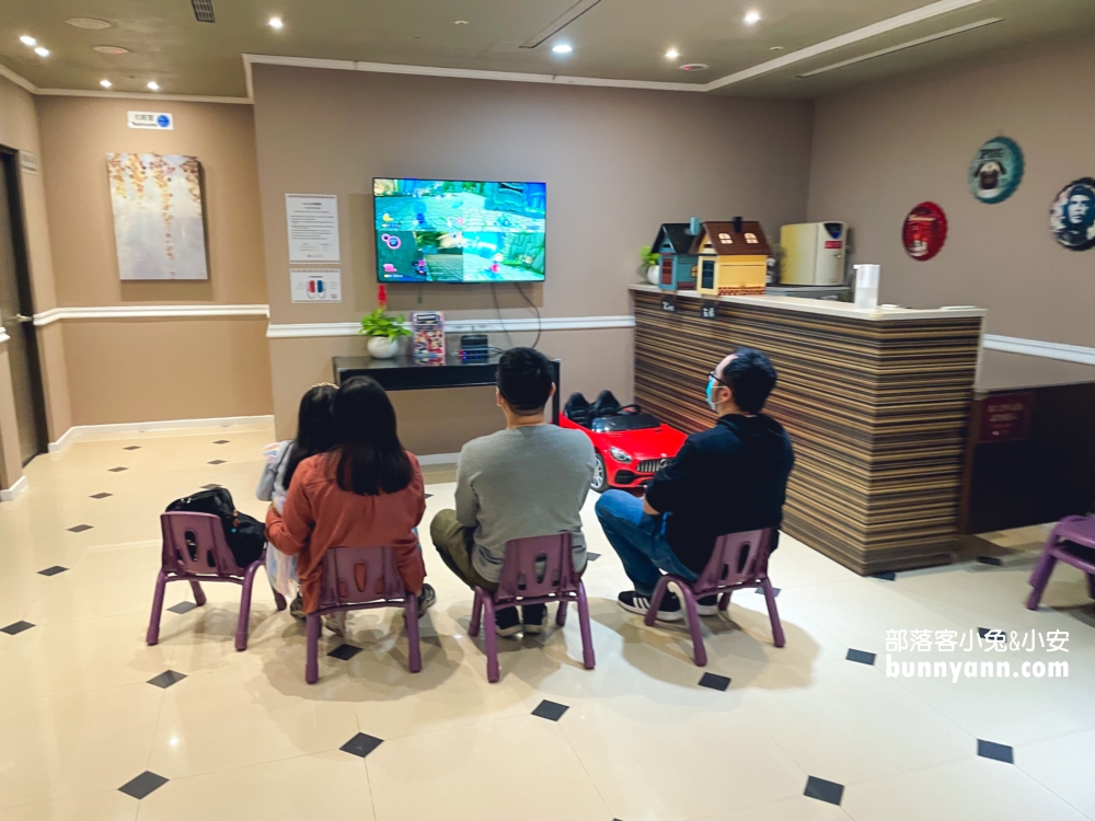台中親子飯店【台中港酒店】一泊一食，房型與硬體設備最詳細開箱!!