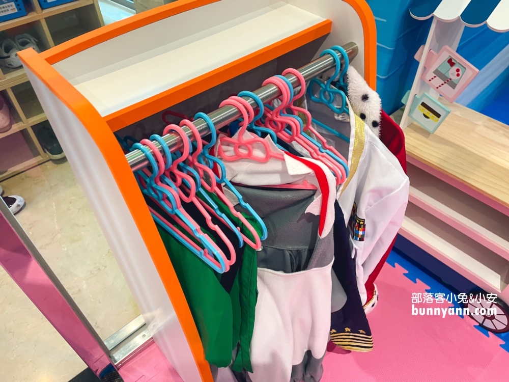台中親子飯店【台中港酒店】一泊一食，房型與硬體設備最詳細開箱!!