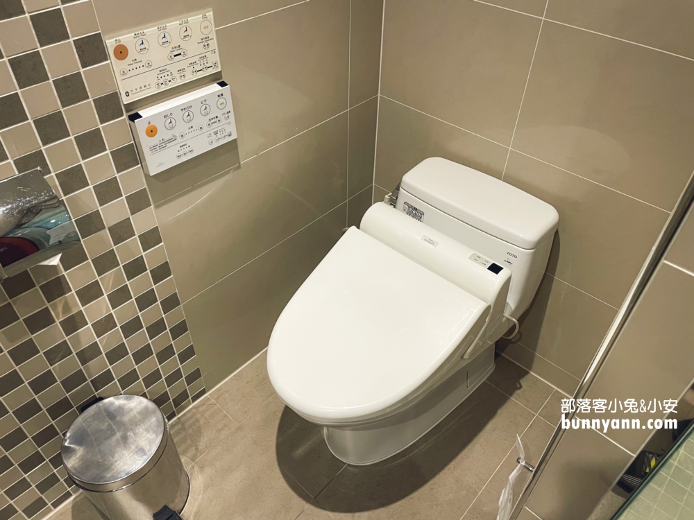 台中親子飯店【台中港酒店】一泊一食，房型與硬體設備最詳細開箱!!