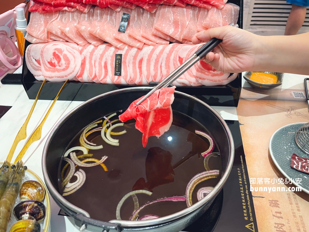 【嗑肉石鍋春日路店】桃園火鍋自助吧吃到飽餐廳，價位與肉質分享
