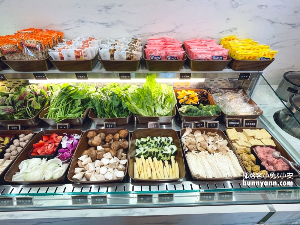 【嗑肉石鍋春日路店】桃園火鍋自助吧吃到飽餐廳，價位與肉質分享