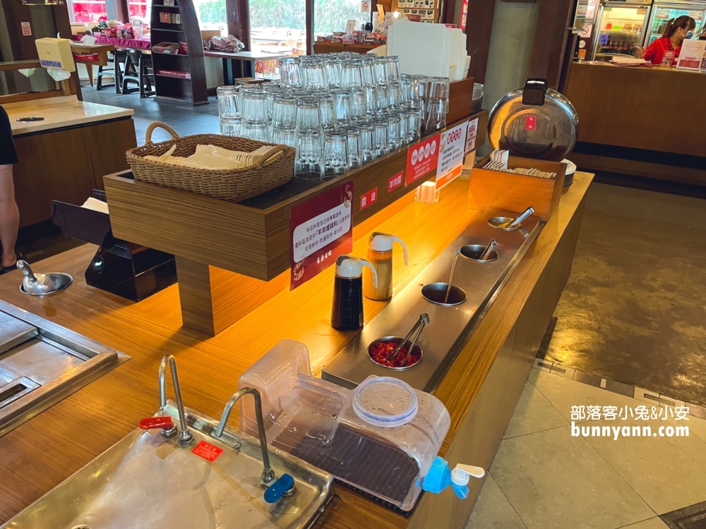 台中🔥【易鼎活蝦台中店】專賣著泰國蝦料理的南洋風活蝦餐廳