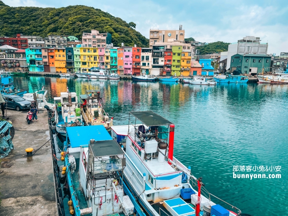 基隆正濱漁港彩色屋，台版彩色威尼斯一日遊這樣玩!!