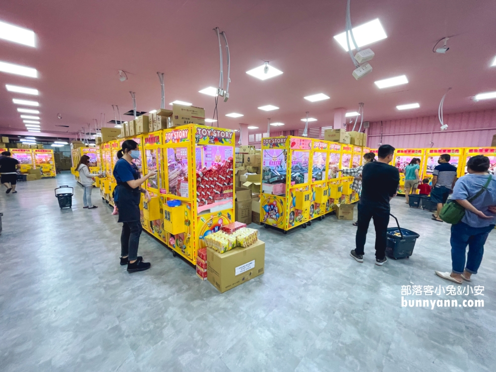 優品娃娃屋彰化金馬店，一千元能夾到哪些?