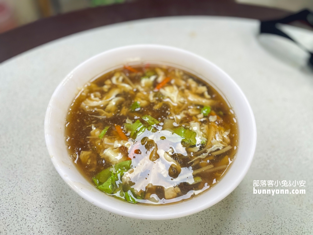 基隆【春興水餃店】平日直接客滿的老字號水餃店