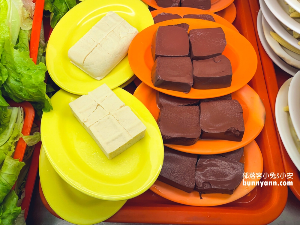 基隆【義美石頭火鍋】還沒開門就排隊的平價火鍋店(菜單&交通)