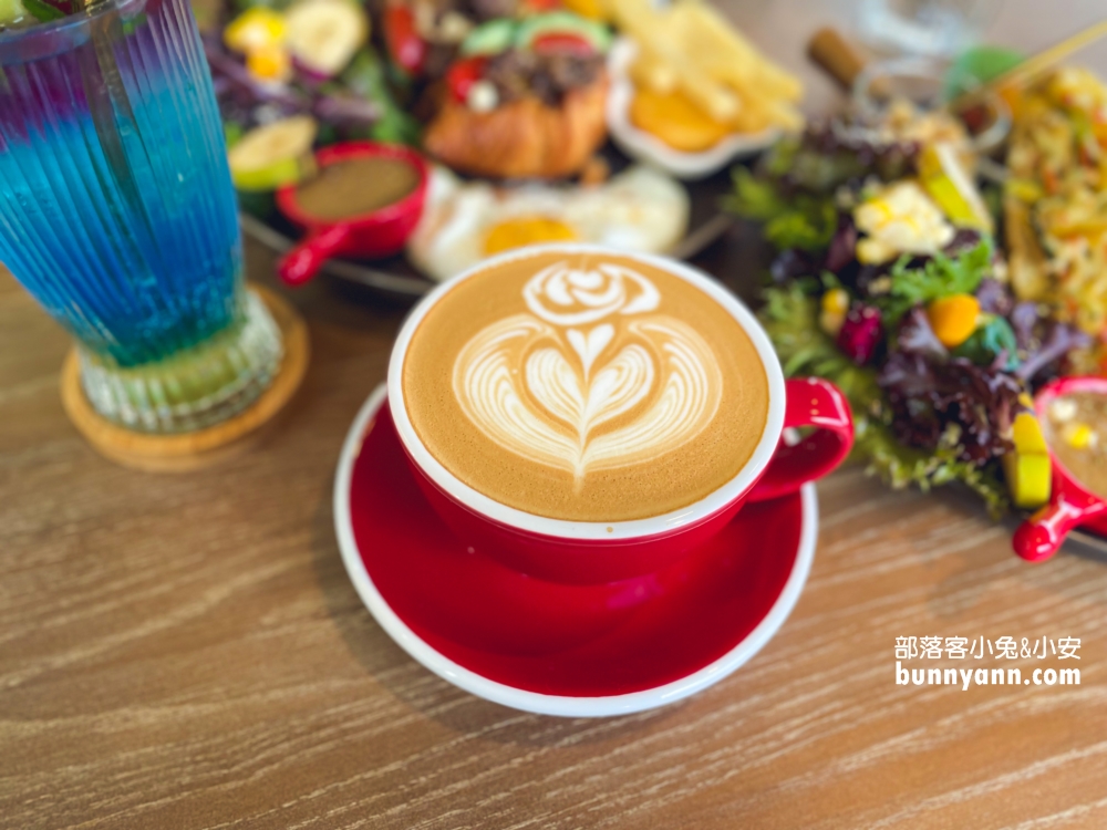 萬記商行The One’s Shop礁溪咖啡廳，宜蘭美食推薦綠田裡好味道!!