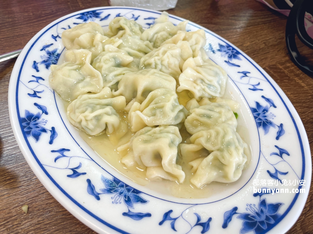 苗栗「香香牛肉麵」頭份路邊麵店，80元有很厚牛肉可吃